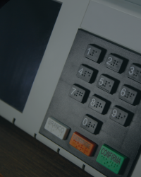 Conteúdo - Nossa atuação está pautada na solução dos problemas apresentados a partir de um atendimento personalizado e do conhecimento especializado da equipe, assim como na experiência pública e privada que envolvem as várias áreas do Direito Administrativo.