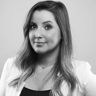 Equipe - Nossa atuação está pautada na solução dos problemas apresentados a partir de um atendimento personalizado e do conhecimento especializado da equipe, assim como na experiência pública e privada que envolvem as várias áreas do Direito Administrativo.